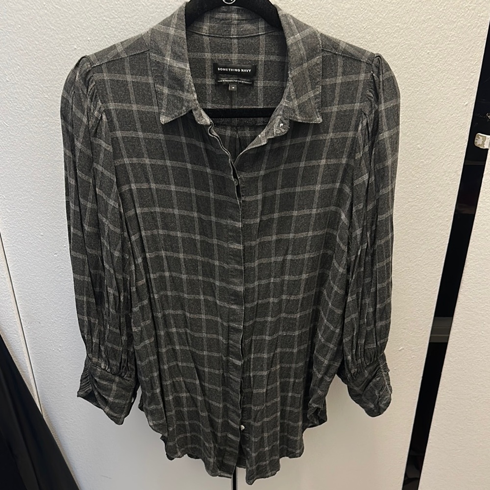 Something Navy Gray Plaid Button-Up Shirt w/ Ballon Sleeves